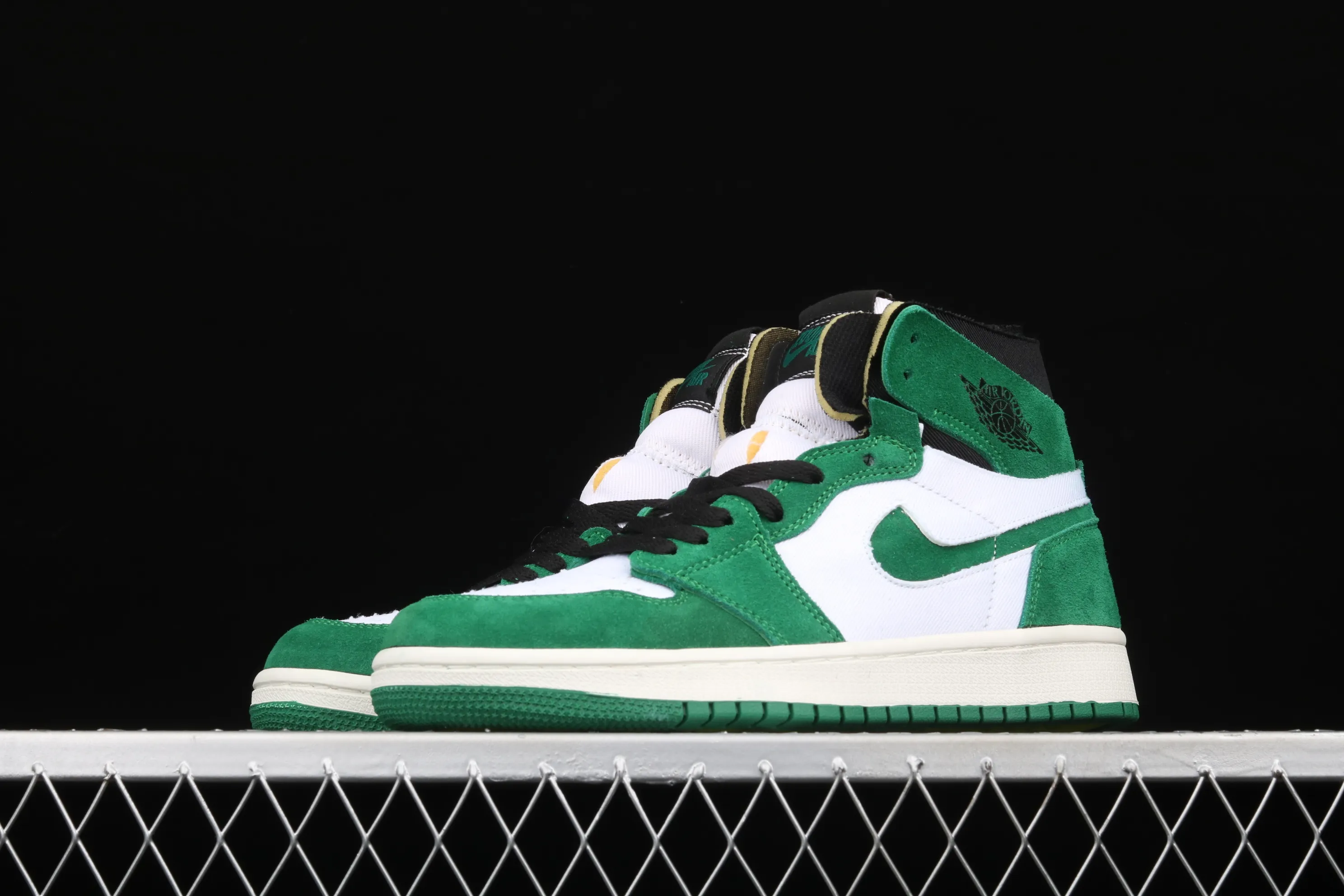 All categories Air Jordan Jordan series basketball shoes Air Jordan 1 High Z version Air Jordan 1 Zoom CMFT "Stadium Green" AJ1 Joe 1 white and green stitching CT0978-300